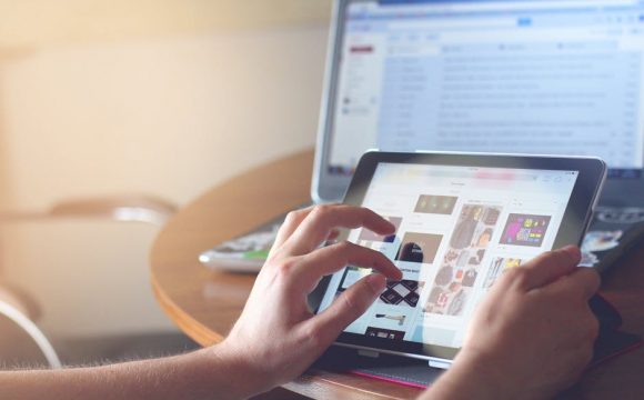 ipad-tablet-technology-touch-ecommerce-shop