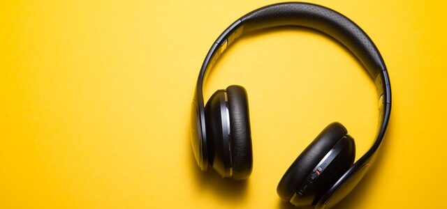 podcast headphones